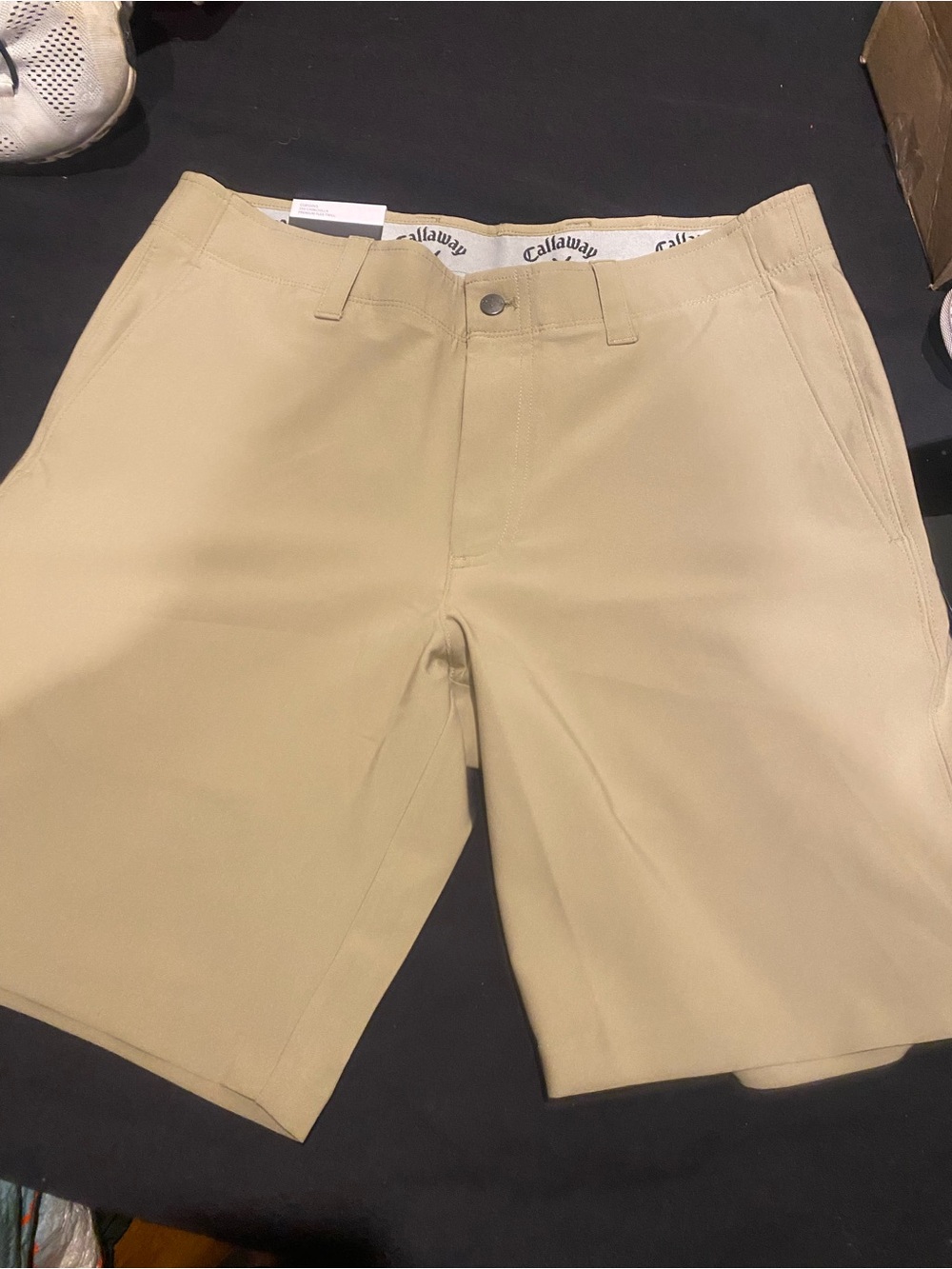 Callaway Men’s Beige Flat-Front Golf Shorts